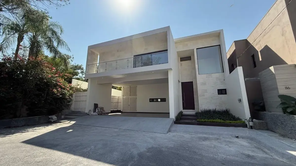 Casa en venta en Jardines de Mirasierra, San Pedro Garza García — foto 1 de 10