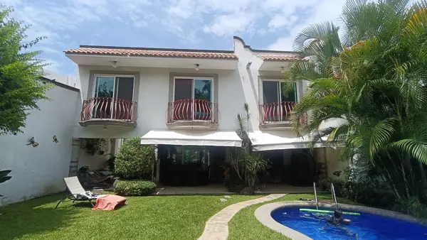 EN VENTA HERMOSA CASA PARA VIVIR Y VACACIONAR EN JIUTEPEC MORELOS