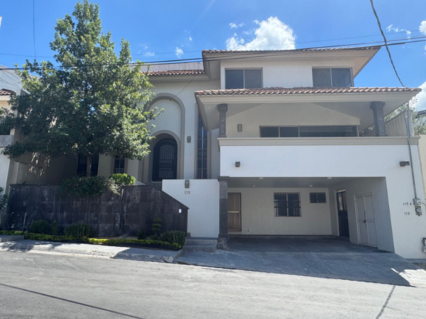Casa en renta en San Pedro Garza García, Jardines de San Agustín — foto 1 de 25