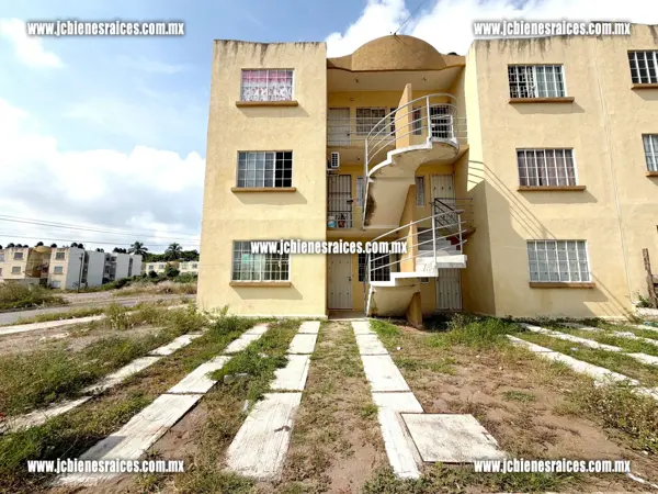 ¡DEPARTAMENTO EN PLANTA BAJA Y ESQUINA EN LOMAS 4 / RÍO MEDIO 4!  *NO ASESORES*