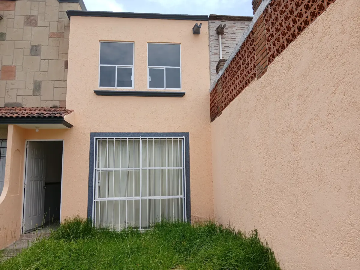 Casa en venta en Toluca, Toluca — foto 1 de 9