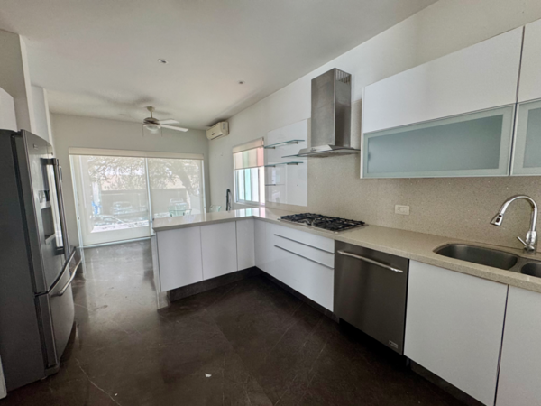Casa en venta en El Pinito, Monterrey — foto 3 de 10