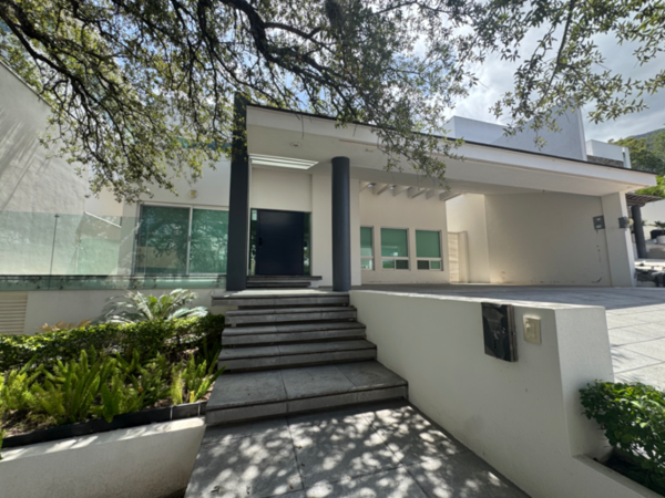 CASA EN VENTA EN ZONA VALLE ALTO