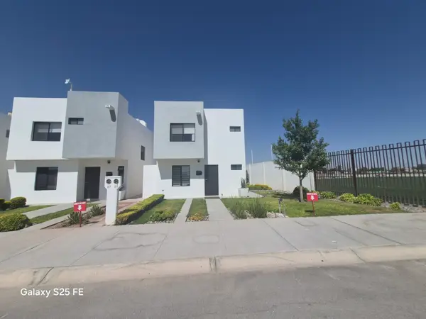 Casa en Venta, sector de alto crecimiento en la zona,  a 10 minutos de la zona industrial de Torreón