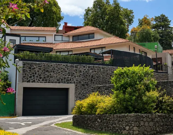 Venta de Casa en Condominio en Valle de Tepepan con 5 Recámaras, Jardín, Terraza con Asador y Bar. Venta de Casa en Condominio en Valle de Tepepan con 5 Recámaras, Jardín, Terraza con Asador y Bar.