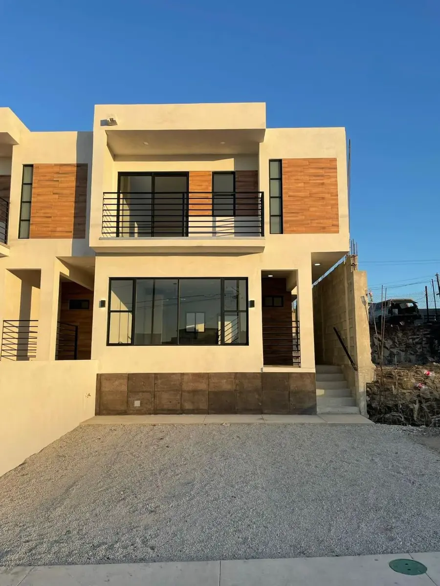 Casa en venta en Lomas de Montecarlo, Playas de Rosarito — foto 1 de 17