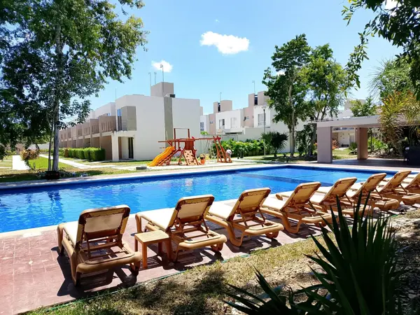 Casa Semi Amueblada en Renta en Residencial Marina Turquesa con Seguridad al Norponiente de Cancún
