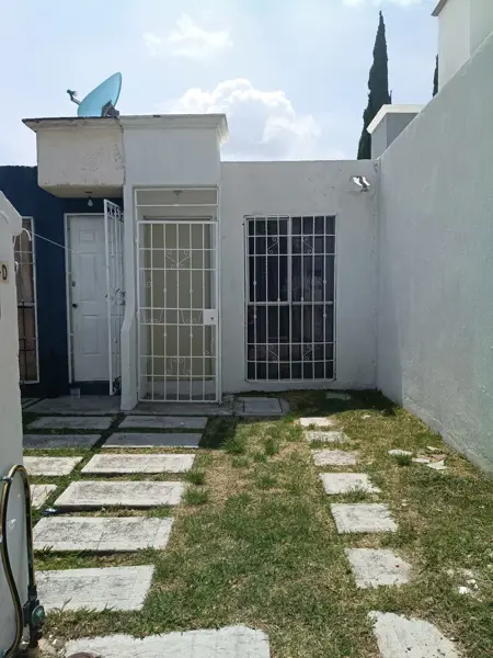 Renta de Casa Semi Amueblada en Santa Clara por Boulevard Carmelitas