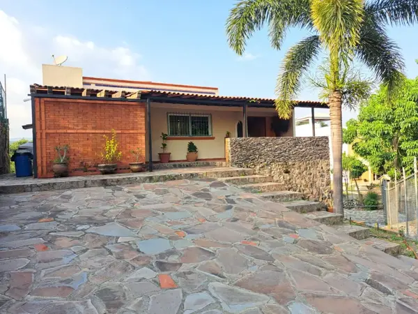 Hermosa casa de campo en venta en Fraccionamiento Campestre cerca de El Chivato
