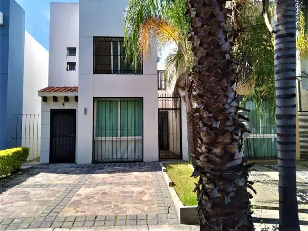 CASA EN TLAJOMULCO | INVERSIÓN $1,200,000 TGLJ