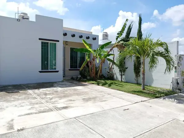 CASA EN RENTA AMUEBLADA EN PRIVADA SIAN KAAN IV