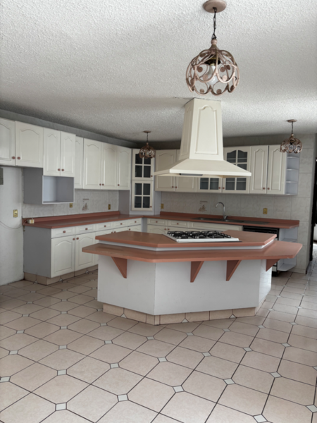 Casa en Venta en Loma Dorada, Querétaro: Amplia y Bien Ubicada