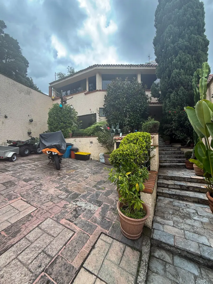 Casa en venta en Bosques de las Lomas, Cuajimalpa de Morelos — foto 1 de 36