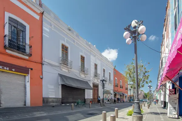 CASONA EN VENTA EN EL CENTRO HISTORICO DE PUEBLA (Ideal para Inversionistas y Desarrolladores).