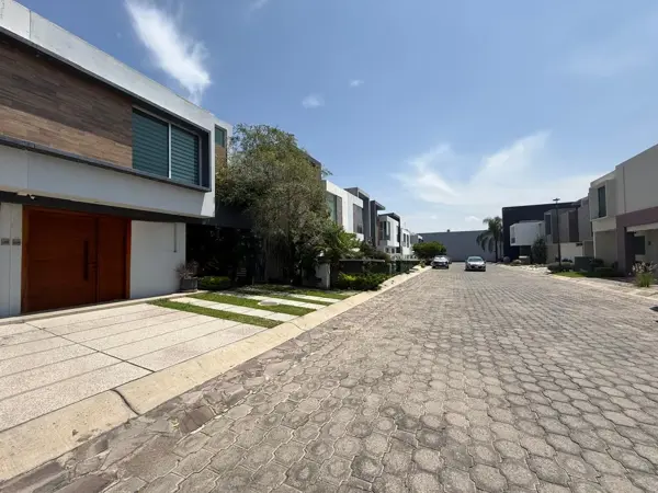 CASA EN VENTA LOS GAVILANES