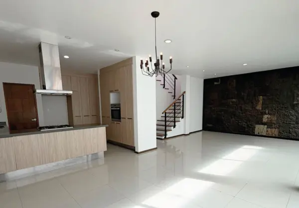 CASA EN VENTA/RENTA EN PUERTA TRES MARIAS SUR, MORELIA