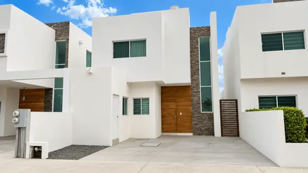 Casa Amueblada en Renta en Coronado La Paz Frente a Parque y Acceso Controlado