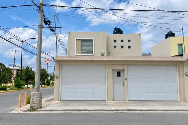 Casa en renta en La Hacienda, Ramos Arizpe — foto 1 de 16