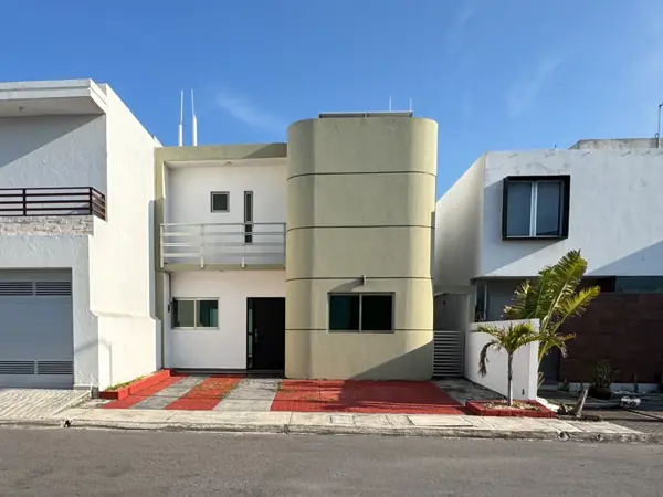 Casa en venta 4 habitaciones en Fracc la Rioja