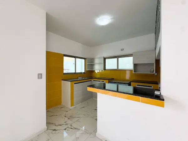 Casa en venta en Lomas de la Rioja, Alvarado — foto 3 de 9