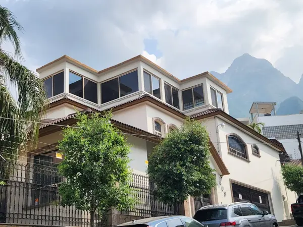 RESIDENCIA DE LUJO EN VENTA EN RESIDENCIAL CUMBRES