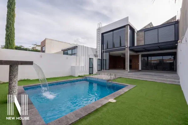 Casa Remodelada con Alberca, Sauna y Jacuzzi en La Campiña del Bosque