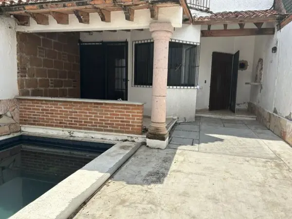 Casa sola dentro de fraccionamiento con vigilancia