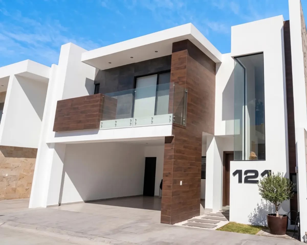 CASA EN VENTA EN LOS VIÑEDOS EXCELENTE UBICACION 3 RECAMRAS CADA UNA CON SU BAÑO, AMPLIOS ESPACIOS.