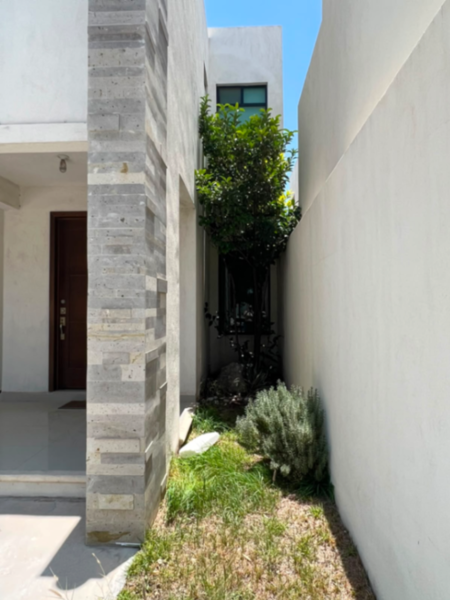 Casa en venta en Privanzas del Campestre, Arteaga — foto 2 de 14