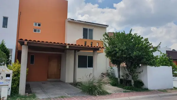 Casa en Venta en San Mateo, Corregidora - Comunidad Cerrada con Amenidades