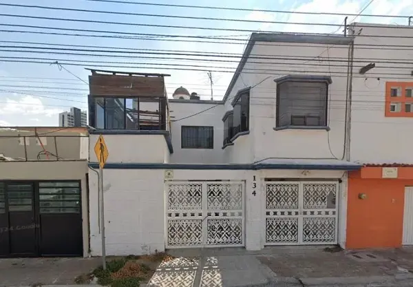 CASA DE REMATE EN QUERETARO QURO. (LOMAS DEL MARQUES) DM