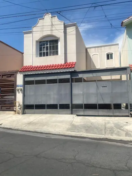 Casa Venta en Fraccionamiento Real de la Silla en Guadalupe N.L.