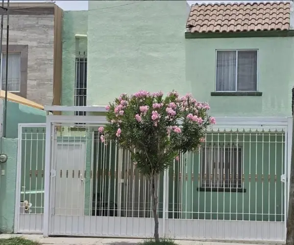 CASA EN RENTA