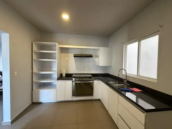 Casa en renta en Las Vivenzias, Santa Catarina — foto 3 de 5