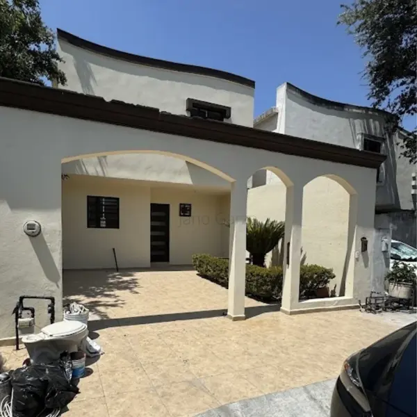 Casa en venta en privada, 3 recámaras en Las Dalias, Guadalupe