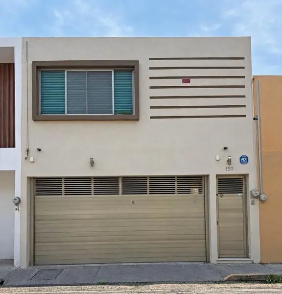 VENDO CASA EN BOCA DEL RIO CERCA DE PLAZA AMERICAS
