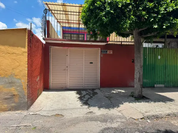 Casa en Venta en Gustavo A. Madero | 3 Recámaras, 2 Baños y Estacionamiento
