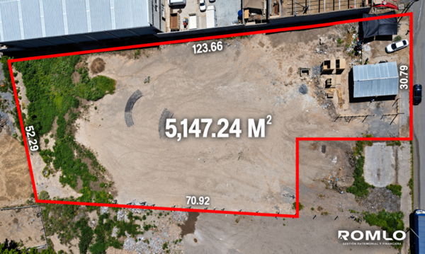 Terreno Comercial en Parras Coahuila - Sobre Calzada Del Marquez y a unos metros de la 16 Septiembre