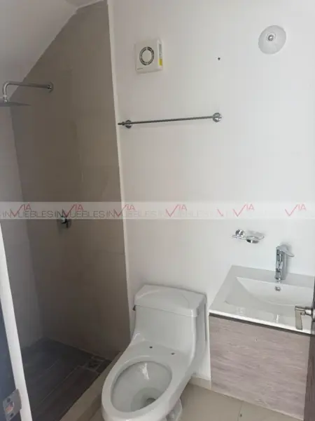 Casa en renta en Arboledas de San Roque, Juárez — foto 3 de 14