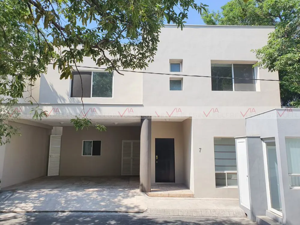 Casa en renta en Los Encinos, San Pedro Garza García — foto 1 de 18