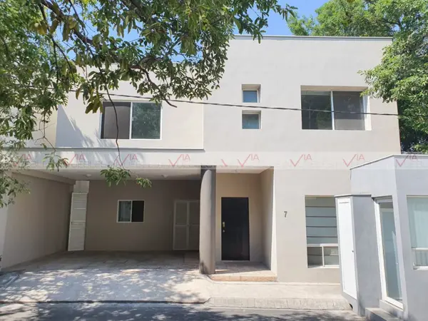 Privada Palo Blanco, San Pedro Garza García 300m2 /$72,000