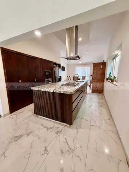 Casa en venta en Jeronimo Siller, San Pedro Garza García — foto 2 de 17