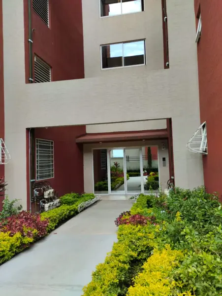 Departamento en Venta en Colinas de San José | 3 Recámaras, 1 Baño y Estacionamiento