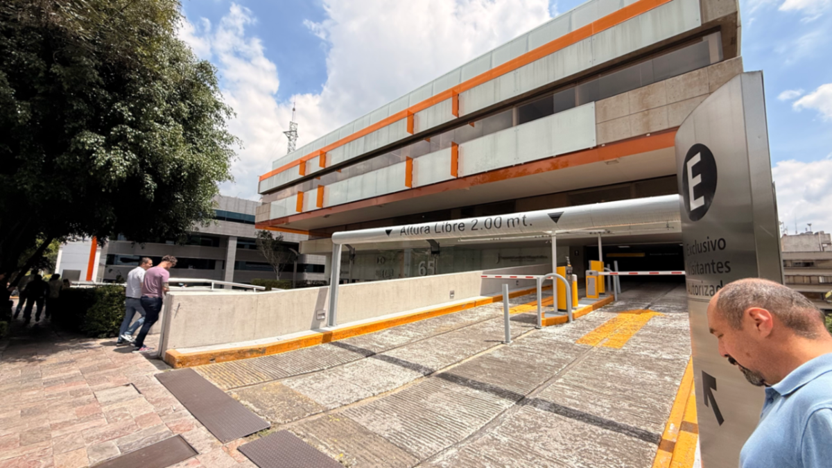 Oficina en renta en Bosque de las Lomas, Miguel Hidalgo — foto 1 de 23