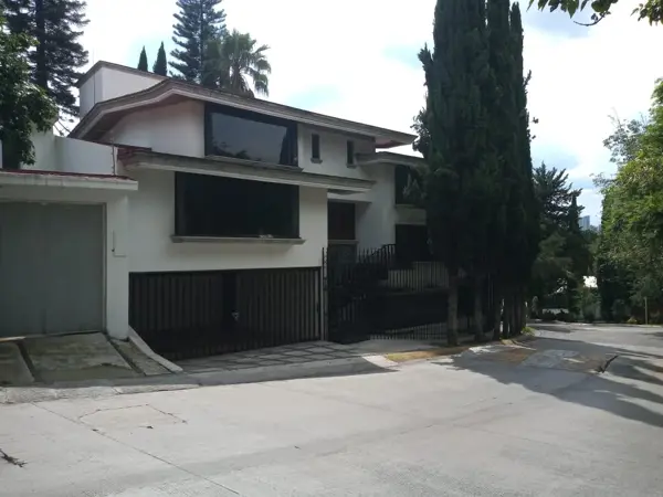 Casa de Lujo en Venta en Lomas de la Herradura | 449 m², 3 Recámaras y 5.5 Baños
