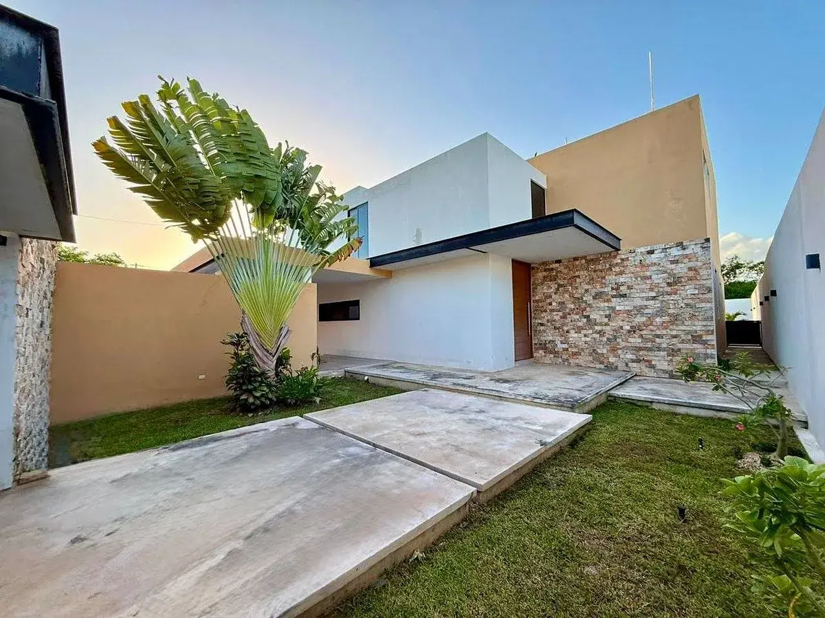 Casa en venta en Chichi Suarez, Mérida — foto 1 de 22