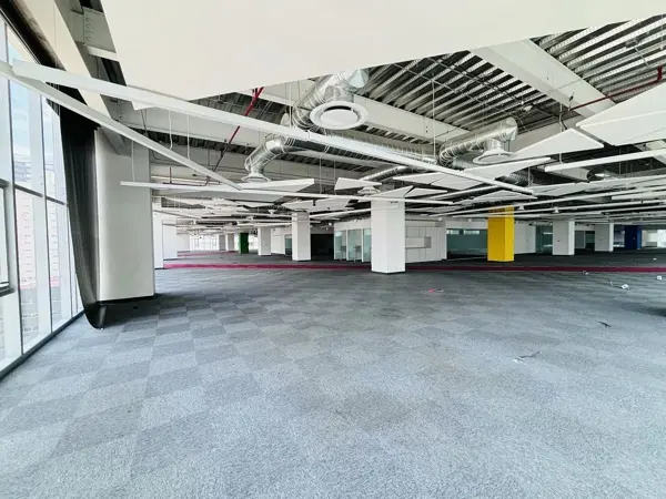 OFICINA ACONDICIONADA EN VENTA - AMPLIACIÓN GRANADA