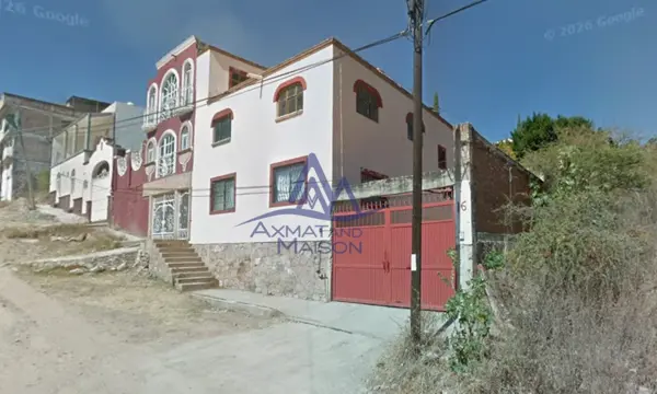 Casa en Ejecución Hipotecaria en Marfil Centro, Guanajuato con 5 Recámaras