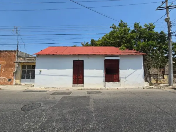 TERRENO EN EL CENTRO DE MÉRIDA, YUCATÁN CON CASA PARA REMODELAR