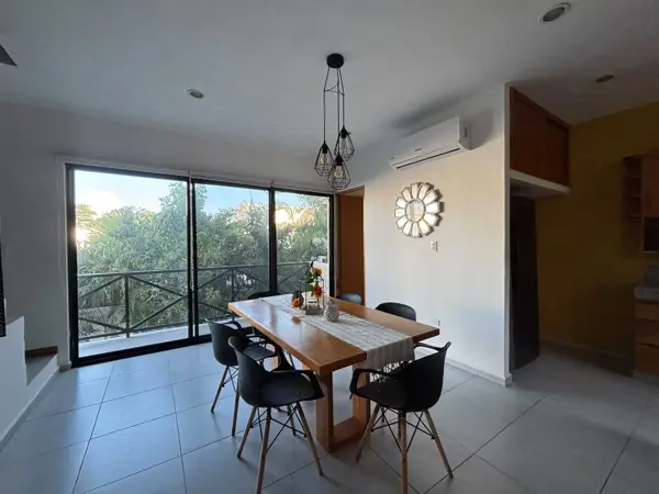 MONTEBELLO, TOWNHOUSE EN RENTA AMUEBLADO Y EQUIPADO